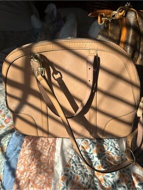 Gucci patent leather tote bag
